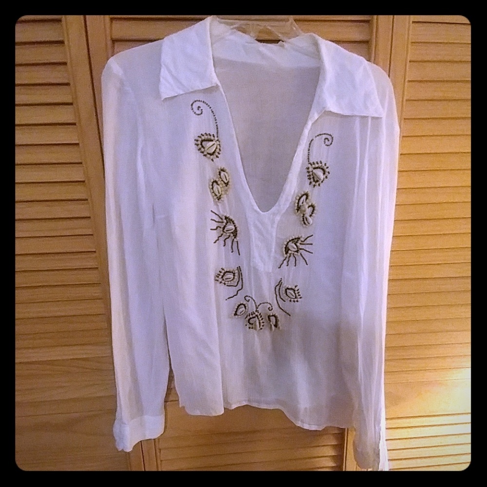 Petite top with wooden work